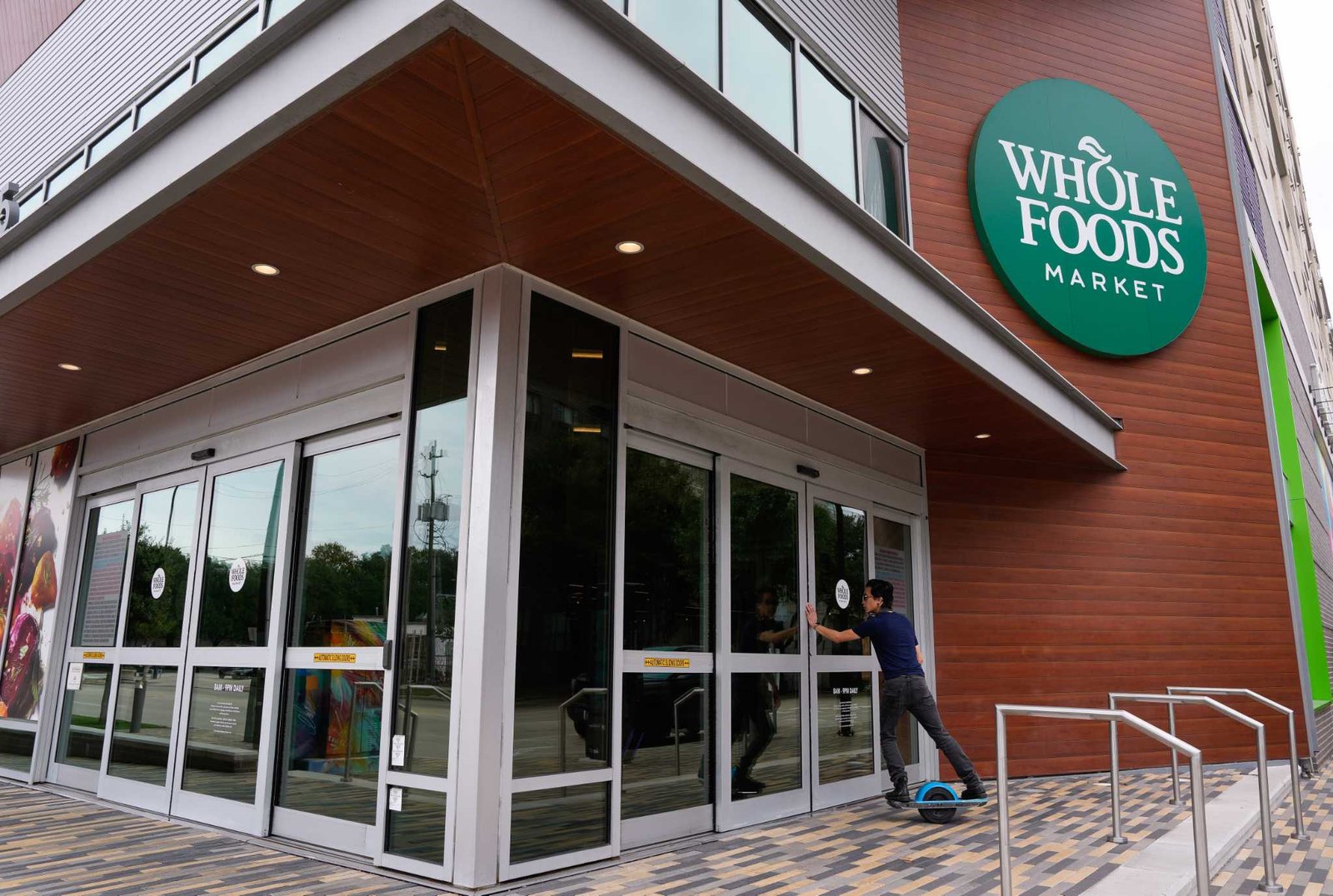 Company cuts 16k, shuts Go and Fresh, adds Whole Foods