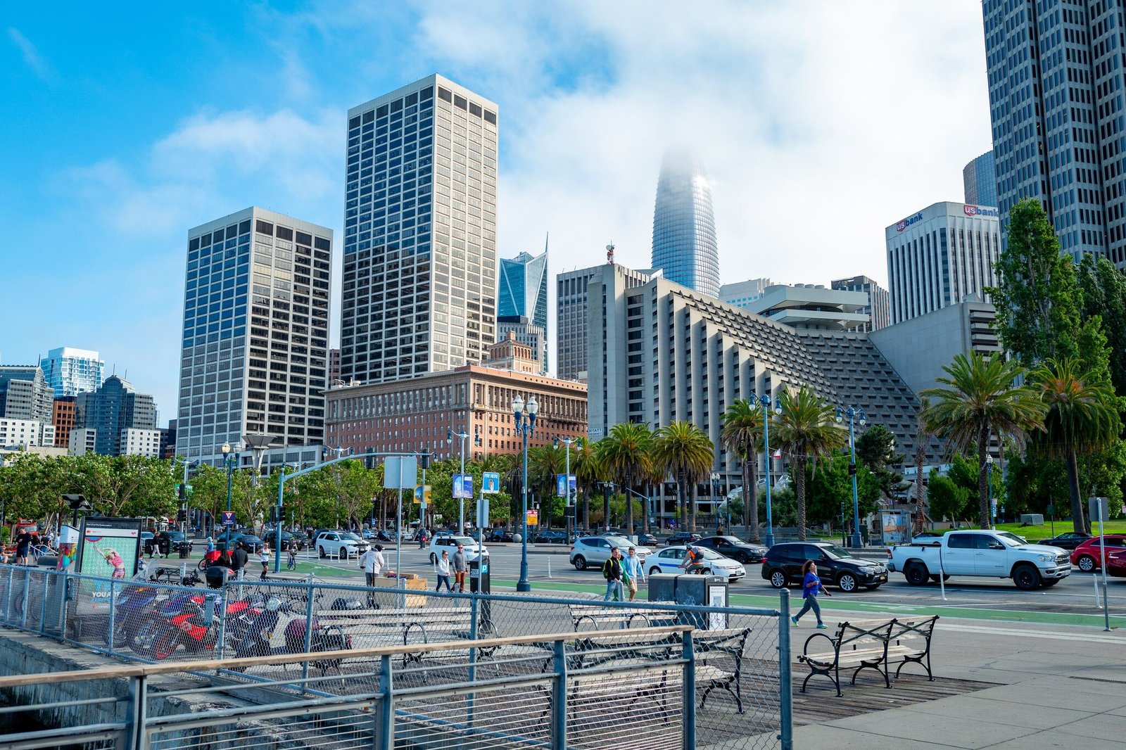 Two Bay Area tech giants announce huge layoffs at same time