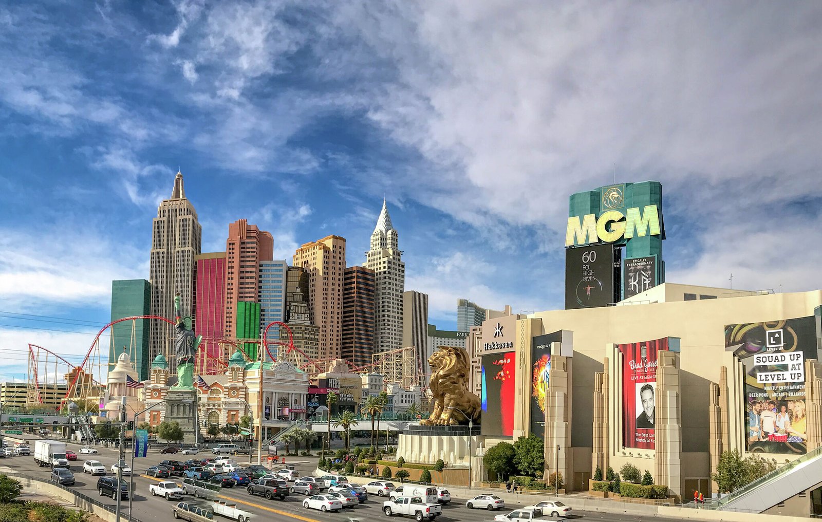 Vegas Strip hotel giant reportedly cuts concierge at most resorts
