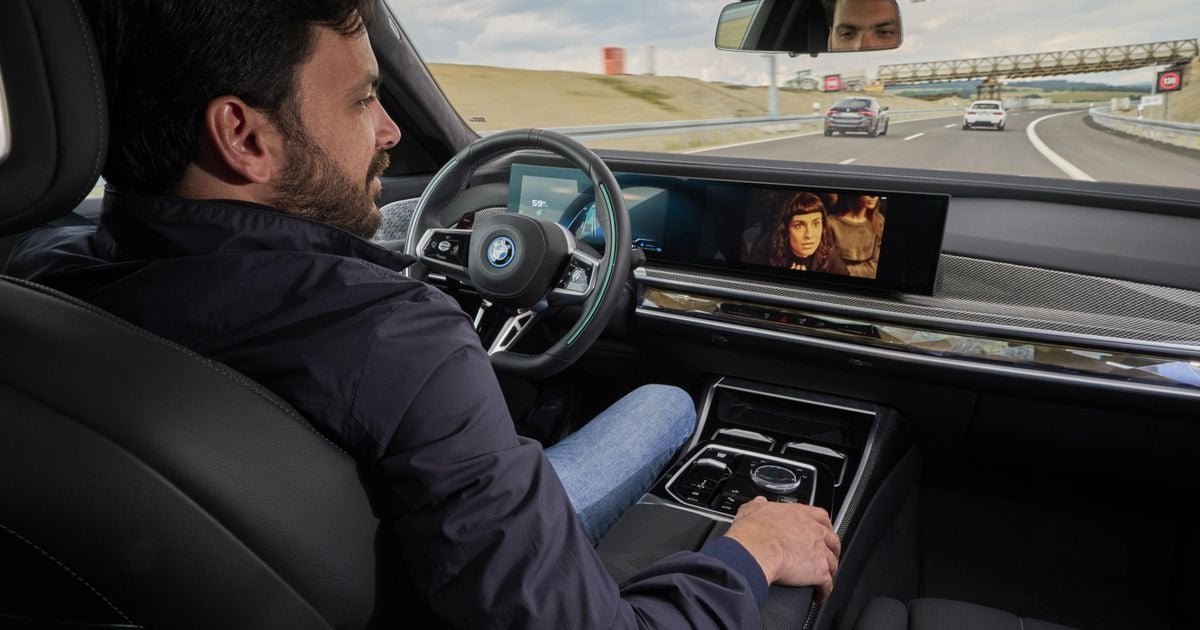 BMW axing 'eyes-off' autonomous driving technology on flagship – report