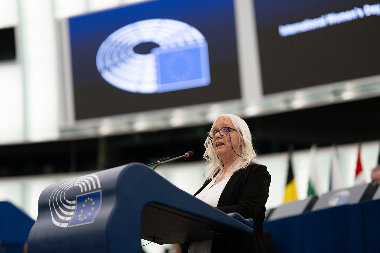 International Women’s Day: call to act against cyberbullying | Attualità