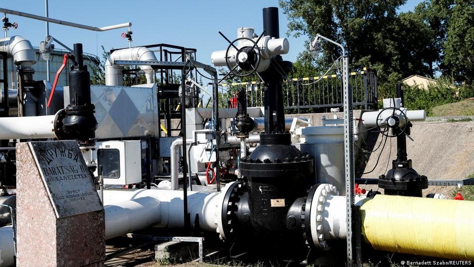 Hungary holds Ukraine aid ransom over Druzhba oil