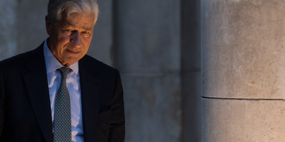 The $265 billion private credit meltdown: How Wall Street's hottest craze turned into a panic