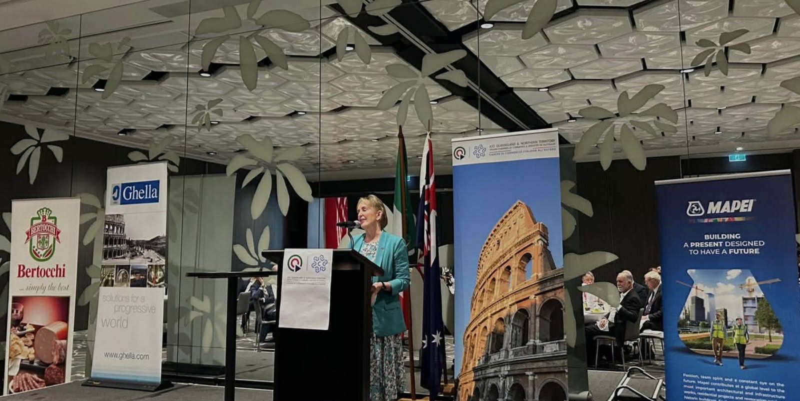 Queenslanders enjoy a Business Breakfast — Il Globo