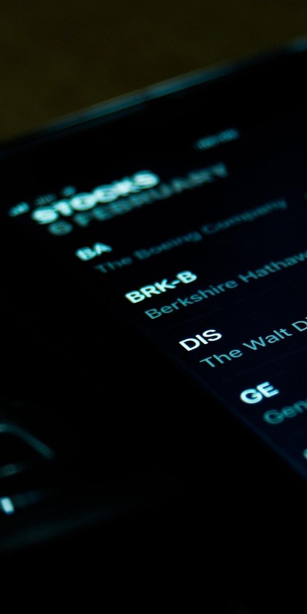 IL0010831684) Faces Biotech Volatility Amid AI-Driven Crop Innovation Push