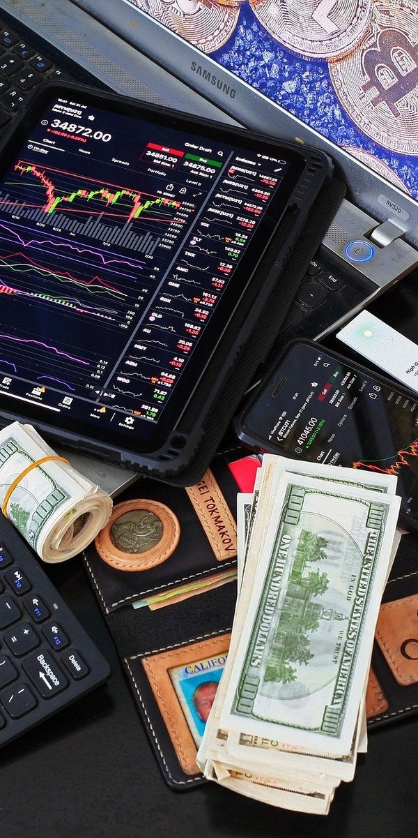 JP3414750004) Gains 1.87% on Tradegate Amid Precision Tech Resilience