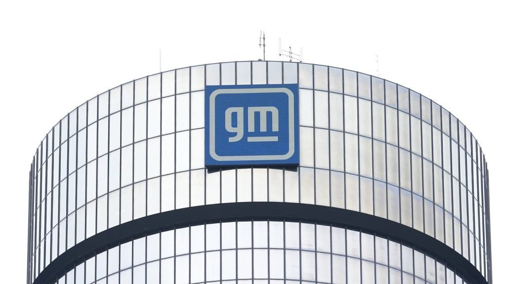 Hundreds of GM Oshawa workers finish final shift