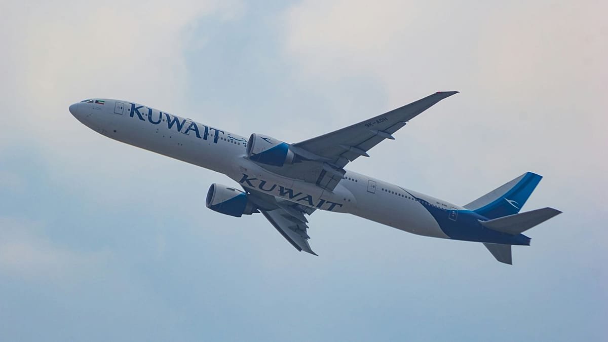 Kuwait reopens airspace for the first time since the outbreak of the Iran war