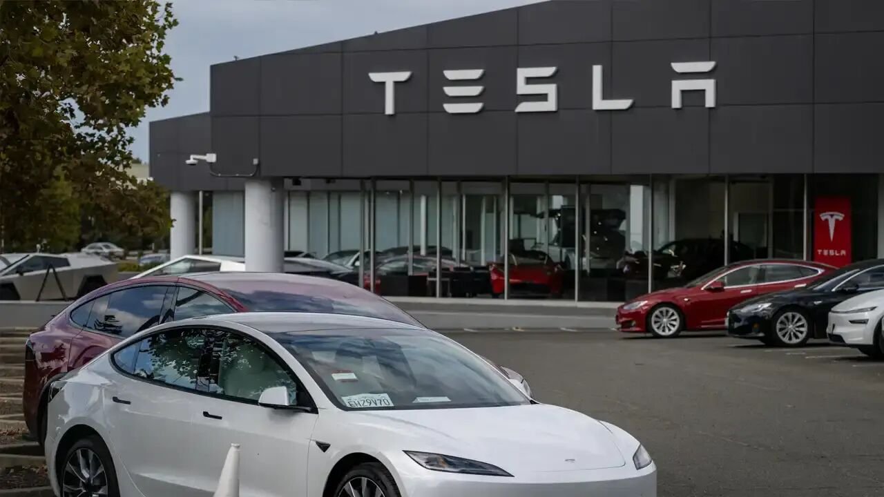 Tesla Ramps Up $25 Billion Bet on AI, Robotics Amid EV Slowdown
