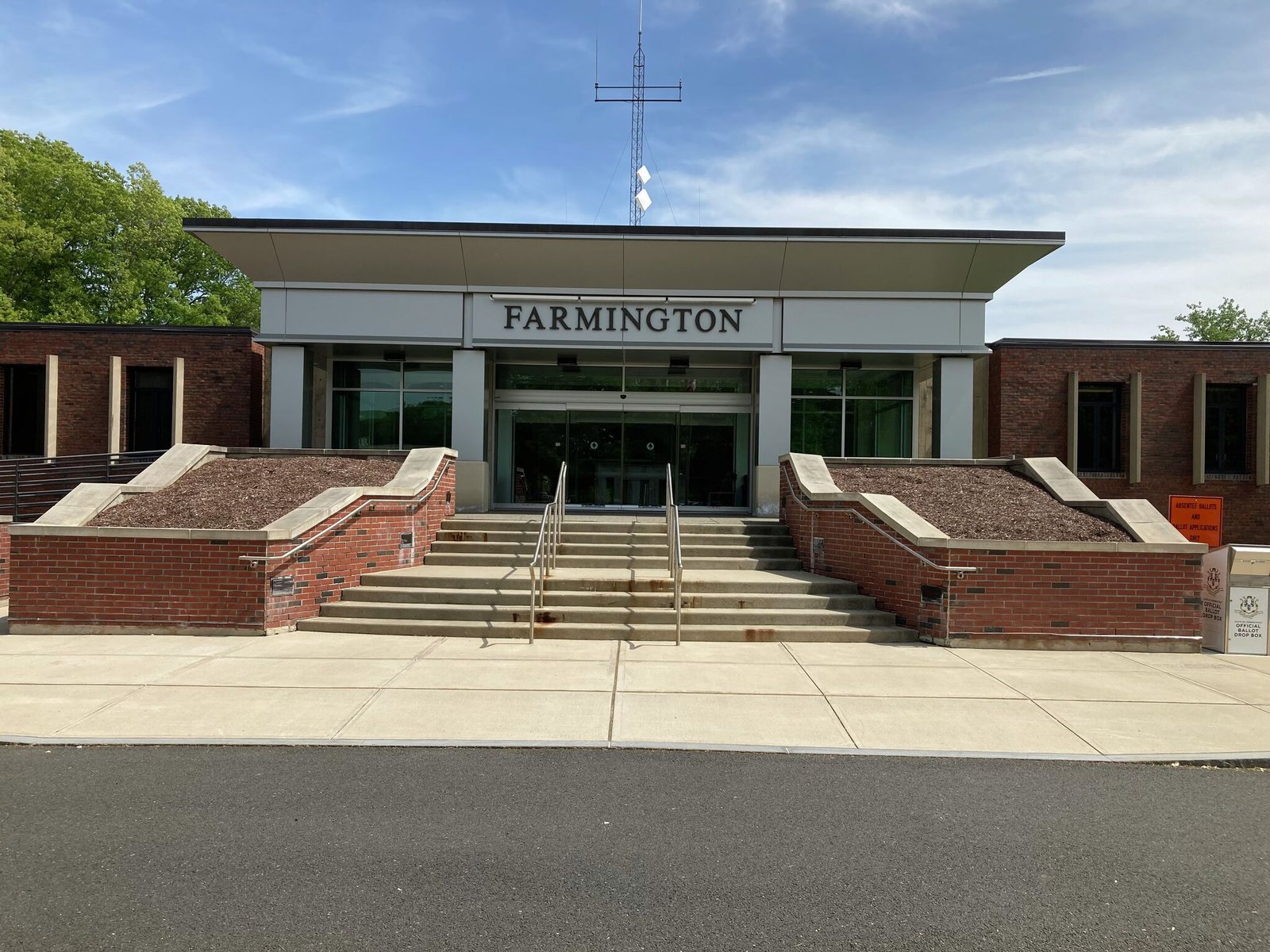 Medical laundry service plans mass layoffs at Farmington plant