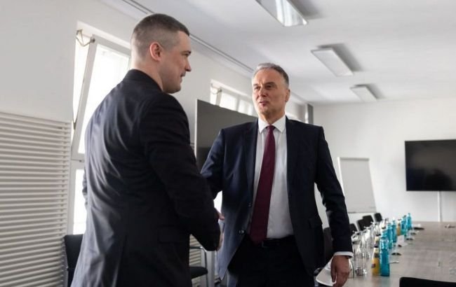 Ukraine lands powerful Diehl Defense deal for F-16 missiles and advanced air defense