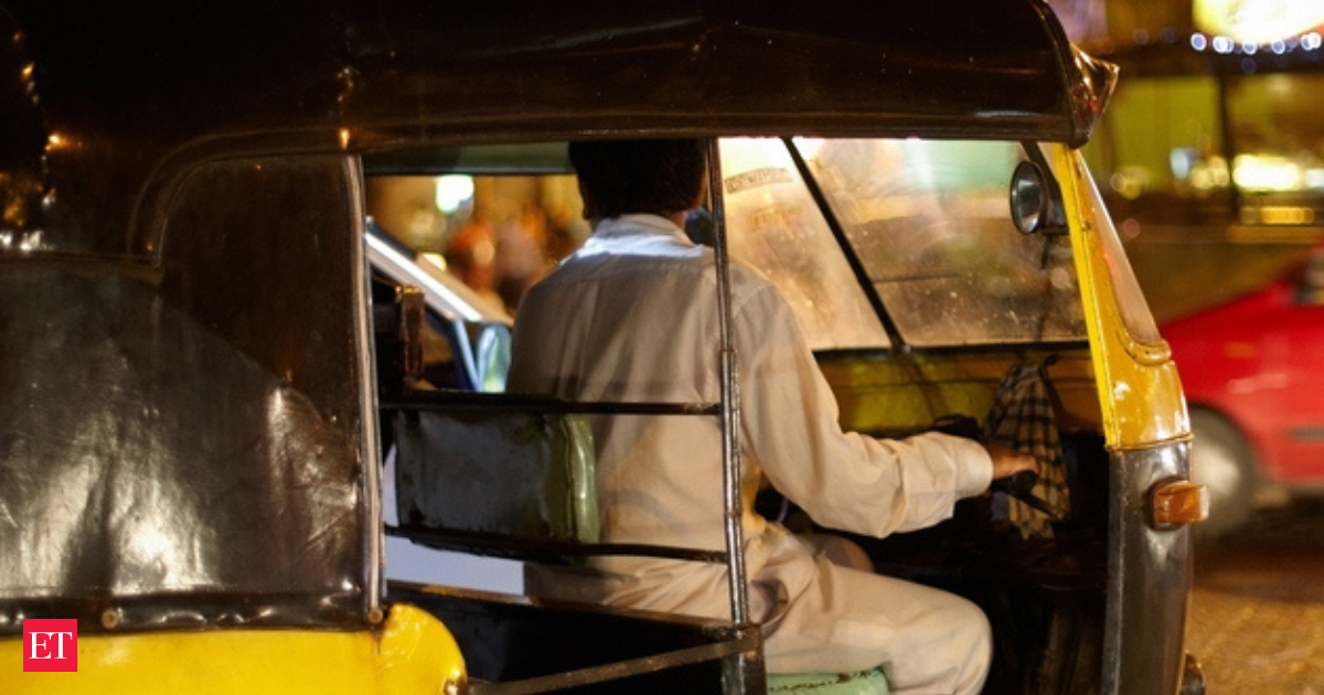 Rs 100 crore net worth, yet no luxury cars: Mumbai founder travels by auto, stays in budget hotels. Internet can’t believe it