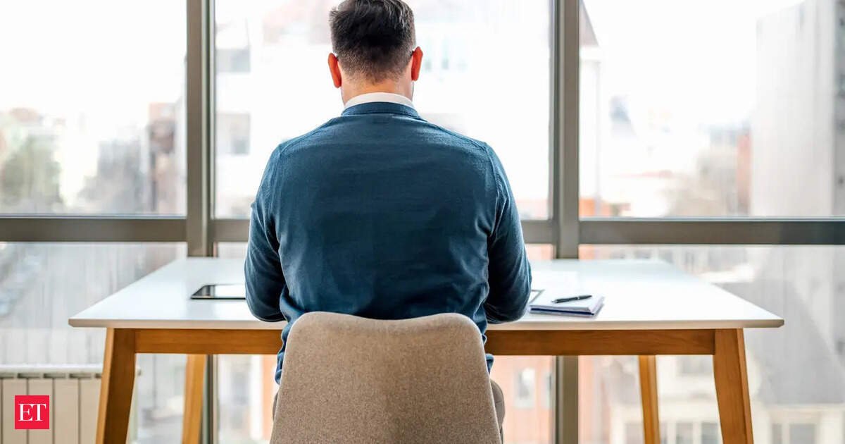 IIT Grad leaves ₹28 LPA high-paying job for startup dream, invests ₹10–12 lakh and opens up about the reality no one talks about