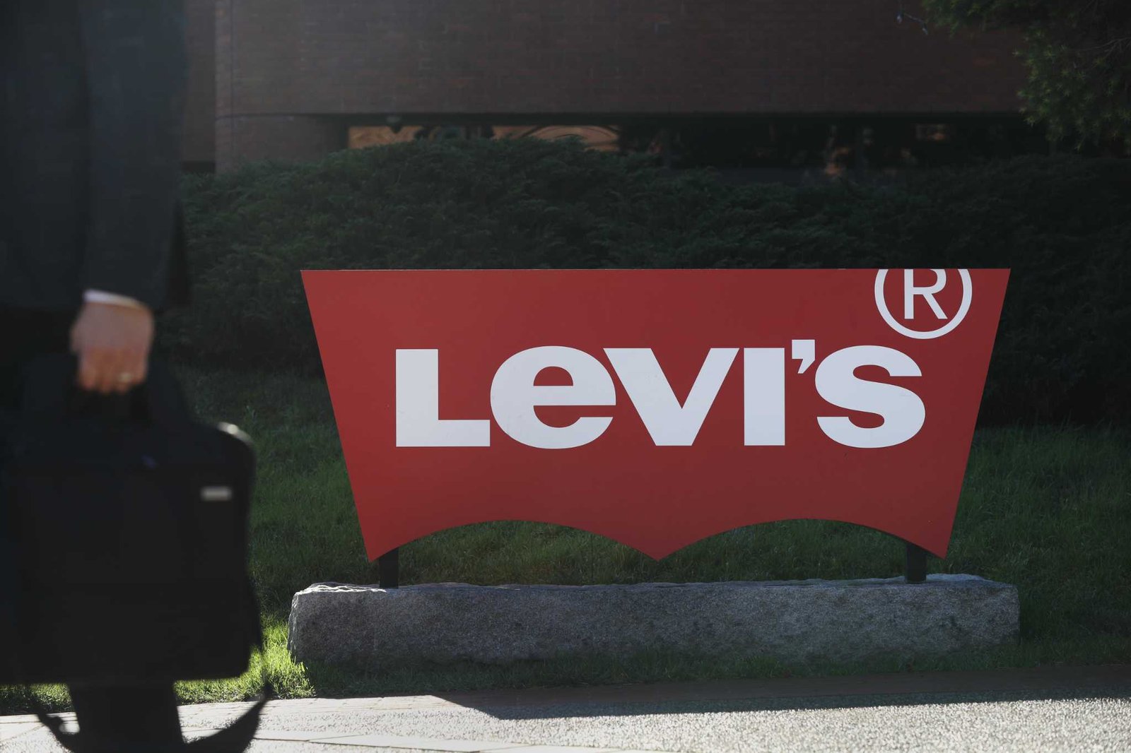 Levi Strauss layoffs hit S.F. headquarters after Dockers sale