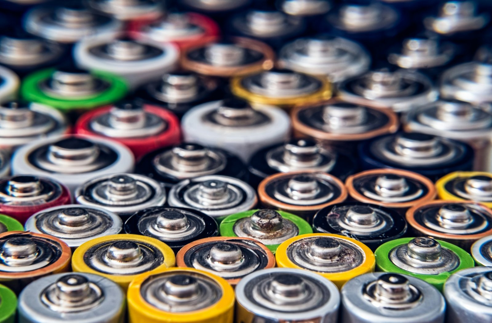US Tariffs Redirect Chinese Battery Oversupply Into Europe, Driving 17% Price Compression - Article