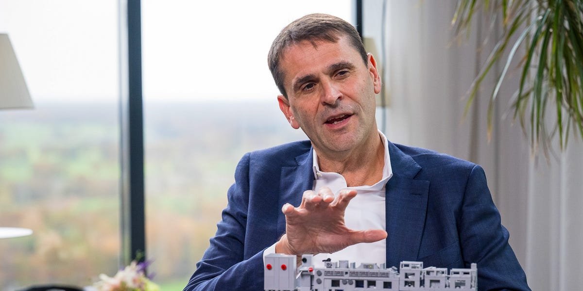 Leaked Docs Show How Chip Giant ASML Plans to Cut Managers