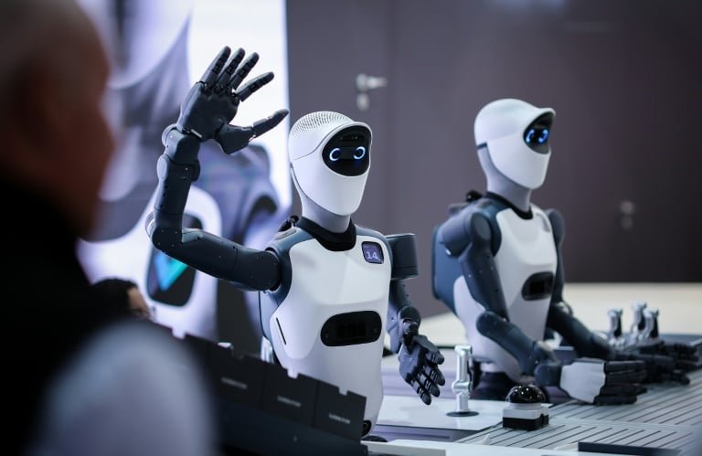 AI-powered robots offer new hope to German factories