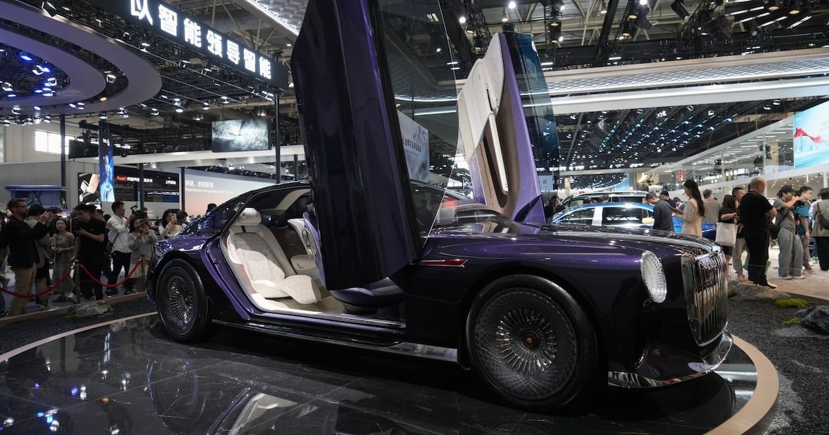 Hongqi in talks with Stellantis to build vehicles in Spain