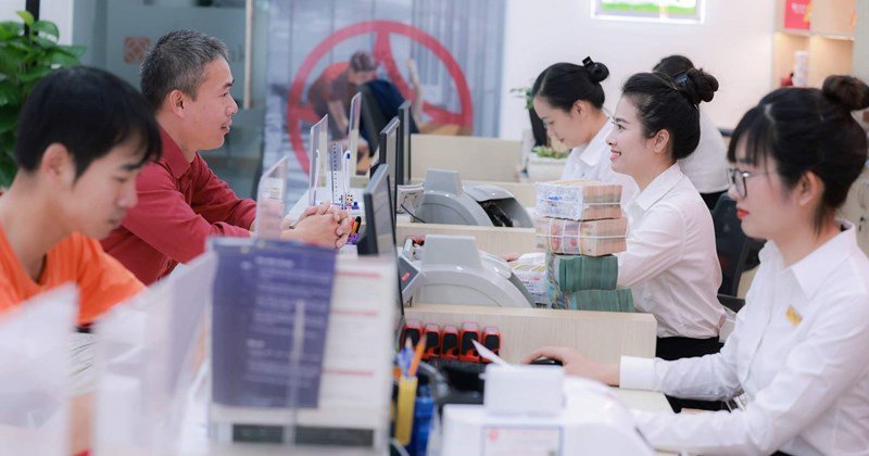 Series of banks focus on raising capital and expanding scale