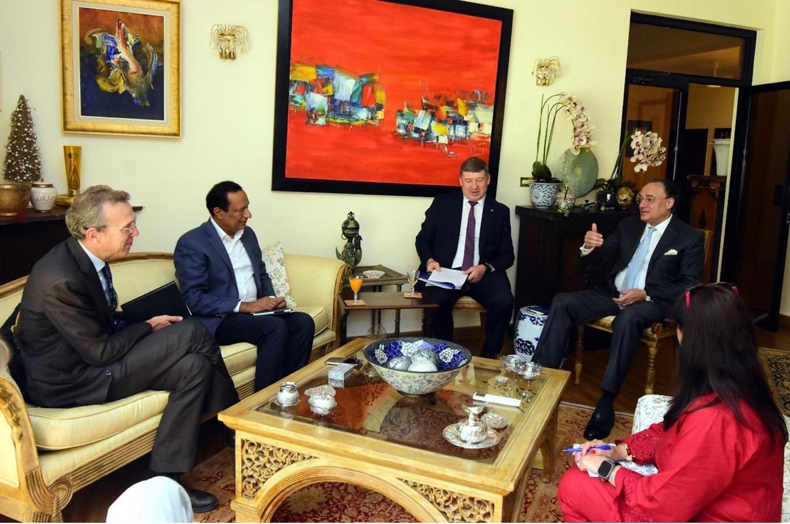Aurangzeb, EU Ambassador discuss economic cooperation, investment outlook