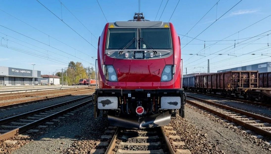 Alstom Delivers Next-Gen Electric Locomotive to Romania