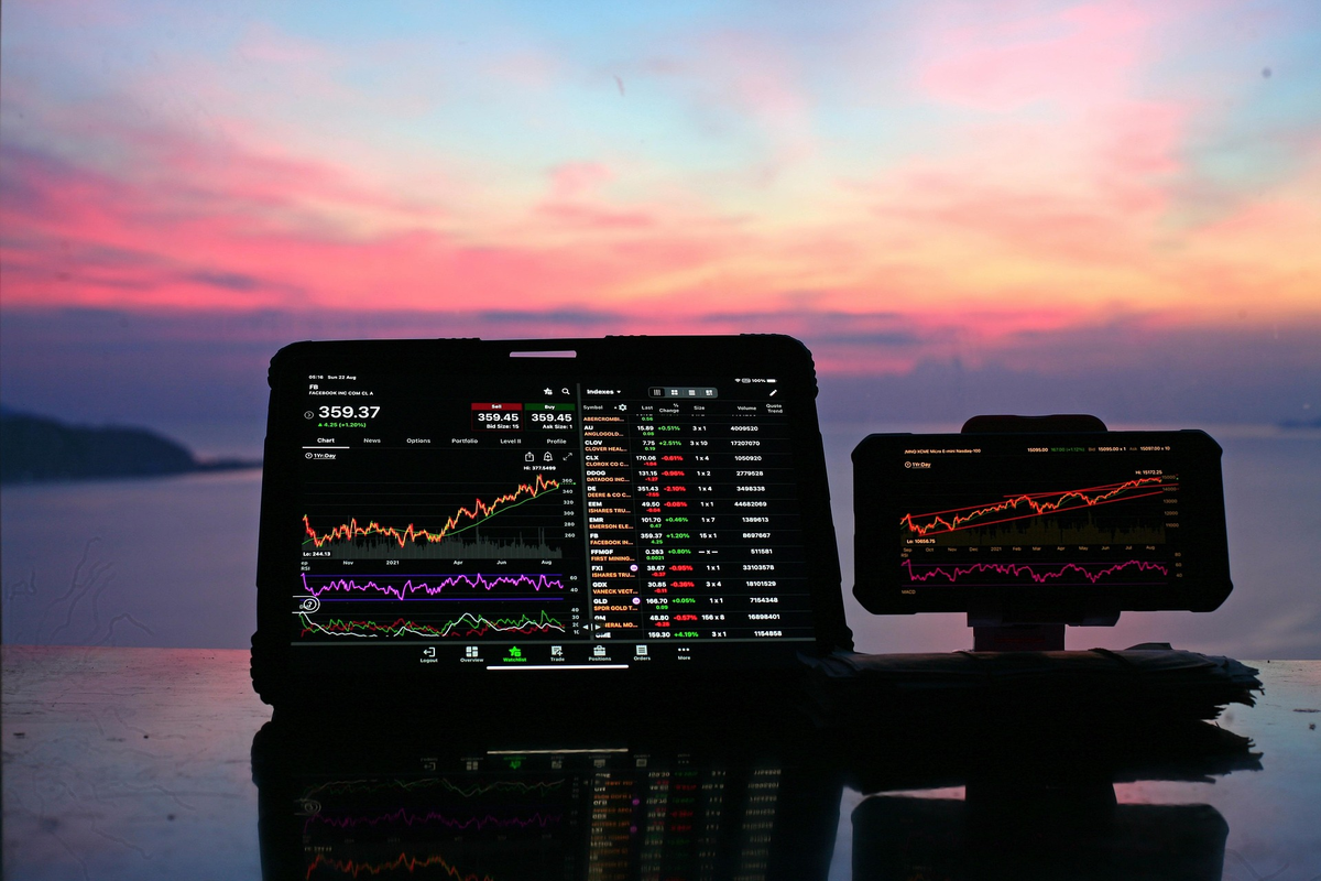 Navigating Europe's Energy Transition and Global Opportunities for Inves