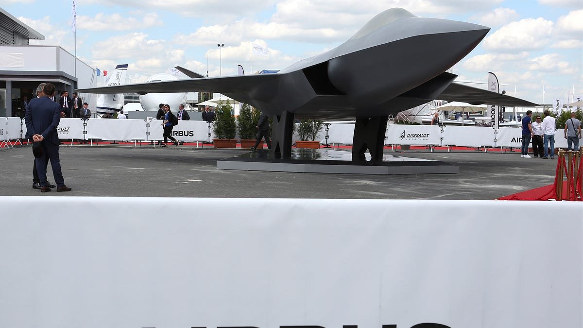 Europe's Indefensible Defense: Your Weekly SPIEGEL Recap