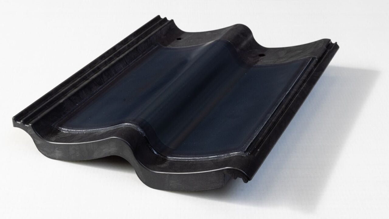 TNO claims ‘world’s first’ perovskite solar roof tile
