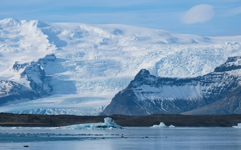 Scientists Race to Decode Data From Europe’s Vanishing Glaciers