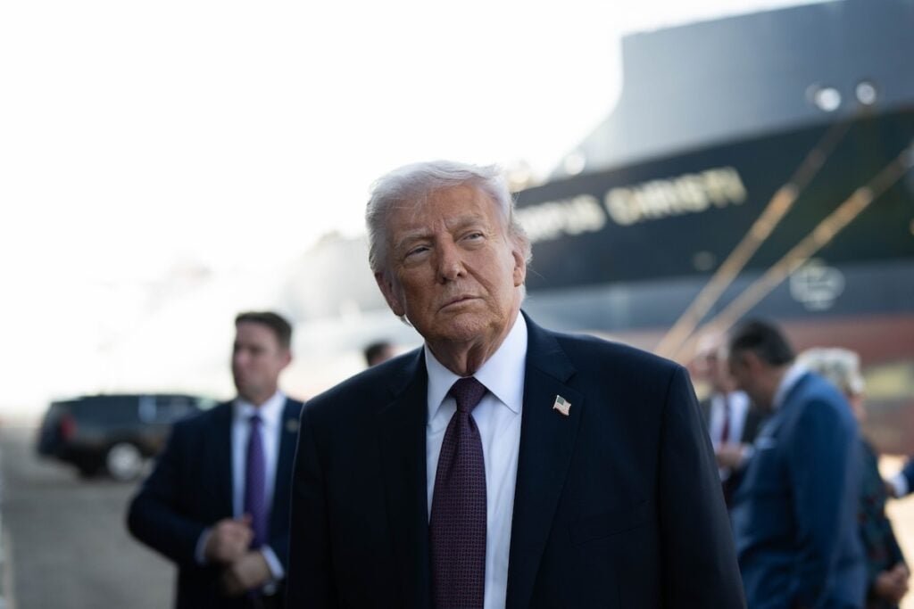 Trump Says EU 'Not Complying' With Trade Deal, Announces 25% Tariffs On Cars, Trucks - Mercedes-Benz Grou