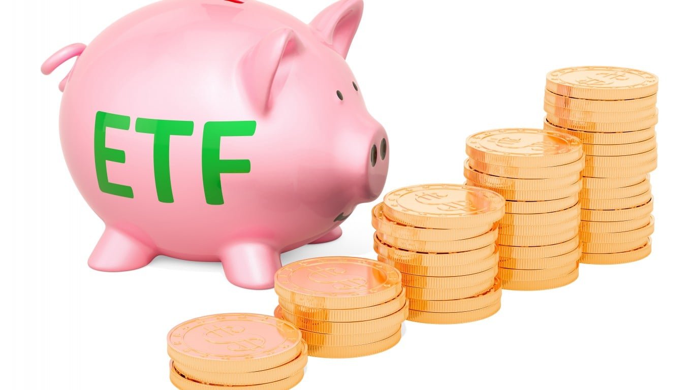 This ETF Is Are Outpacing Tech Stocks While Paying High Dividends