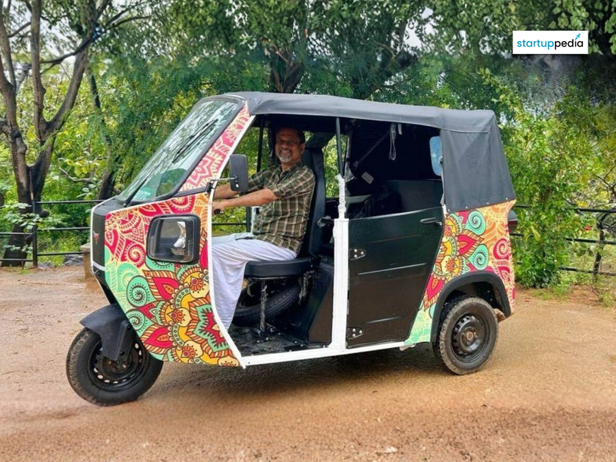 “Small world!” Sridhar Vembu finds ReVx Energy powers his Montra EV as he meets Founder at airport