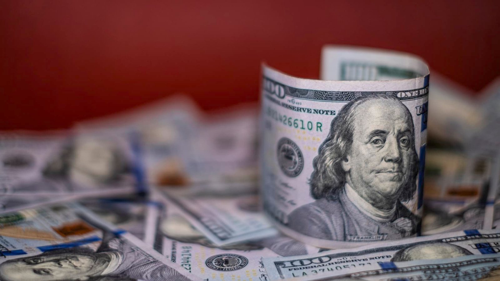 Euro eases after Trump threatens 30% tariffs on EU