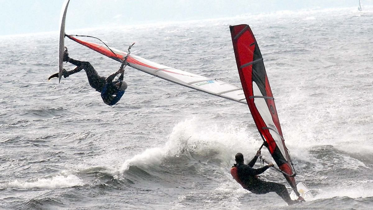 Video. Windsurf freestyle world cup concludes early in windy Fuerteventura