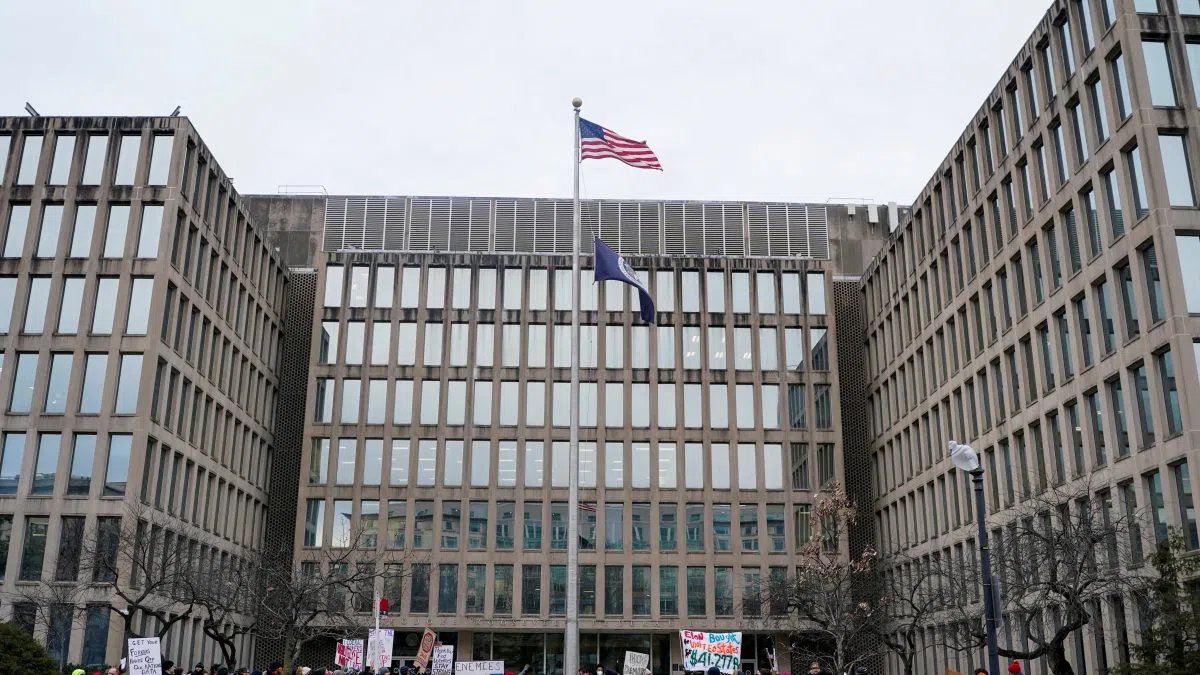US announced job cuts surge 245% in February on federal government layoffs