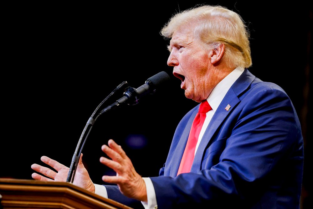 Trump Threatens 30% Tariffs on EU and Mexico, Escalating Trade Disputes Ahead of August Deadline