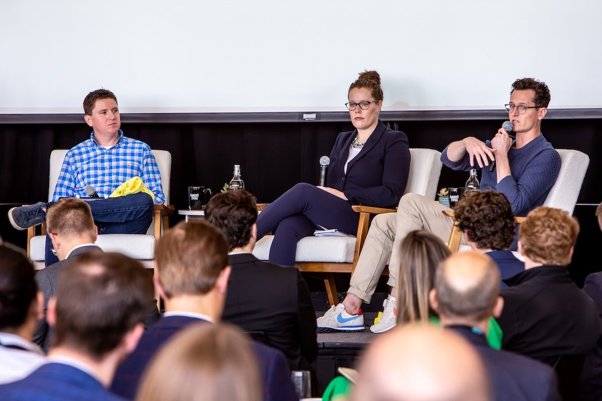 The More You Know: How Good Investors Get Better