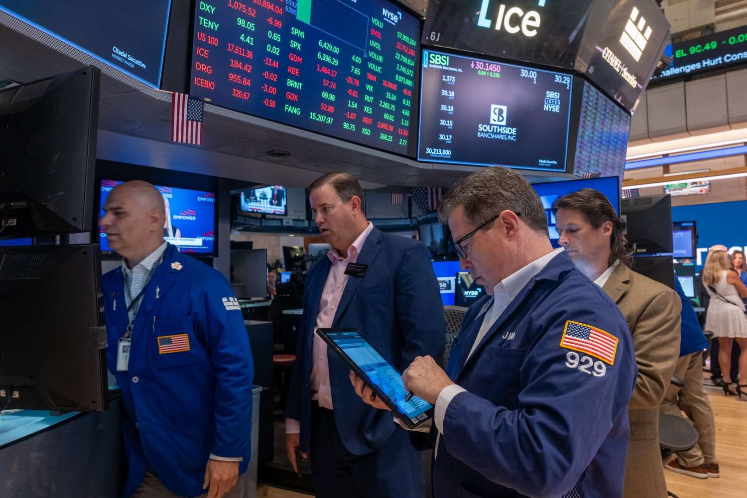 S&P 500, Nasdaq Close at New Highs as Investors Await More Trade News, Brace for Big Tech Earnings, Fed Decision This Week