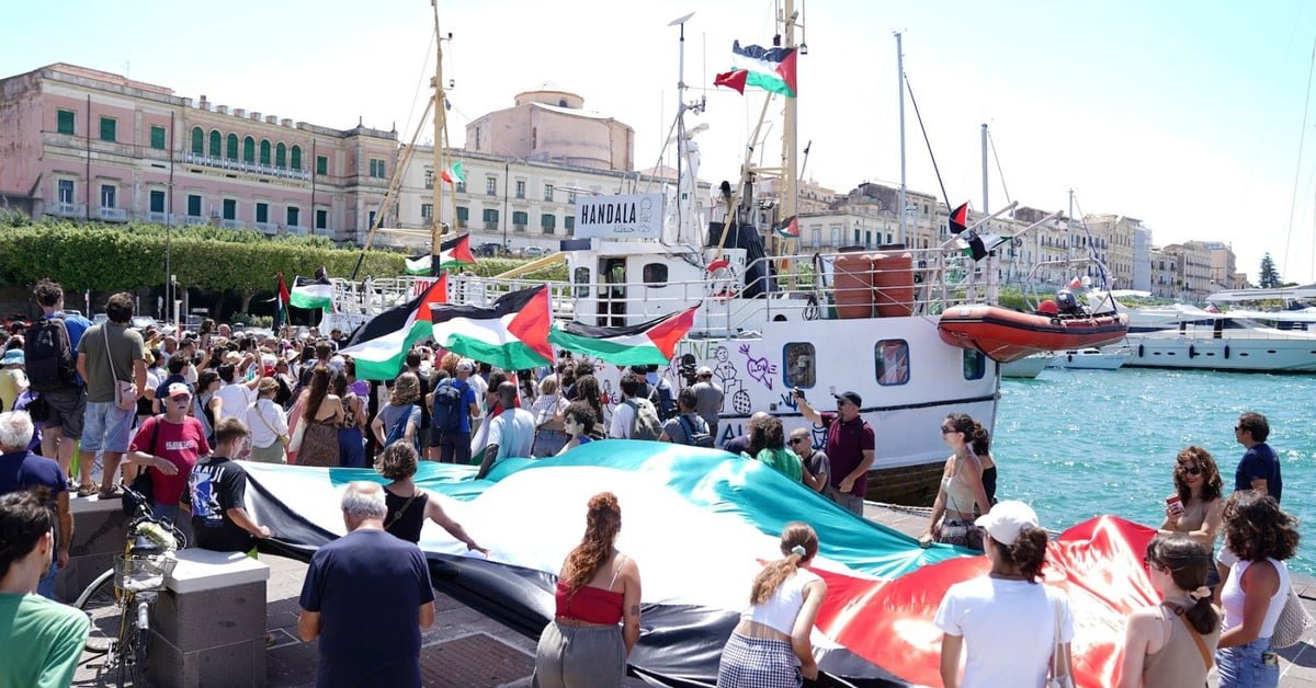 Israel Seizes Aid Flotilla Bringing Baby Formula, Medicine to Gaza