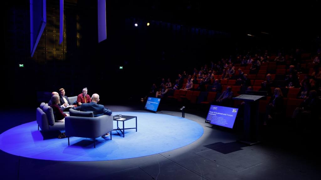 Security policy and european competitiveness