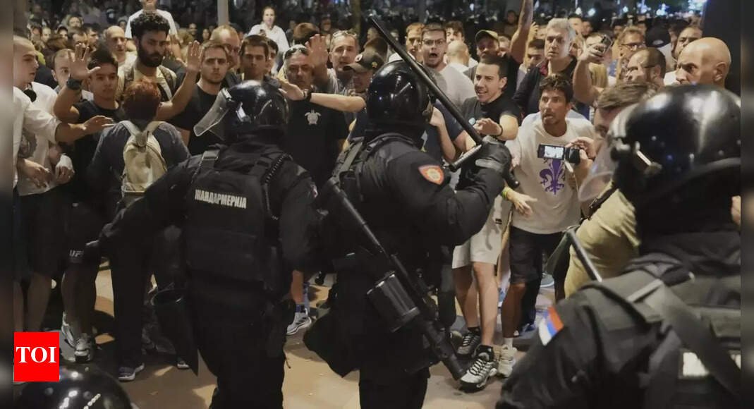 Serbia protest: Anti-government unrest escalates for third night of clashes — see video