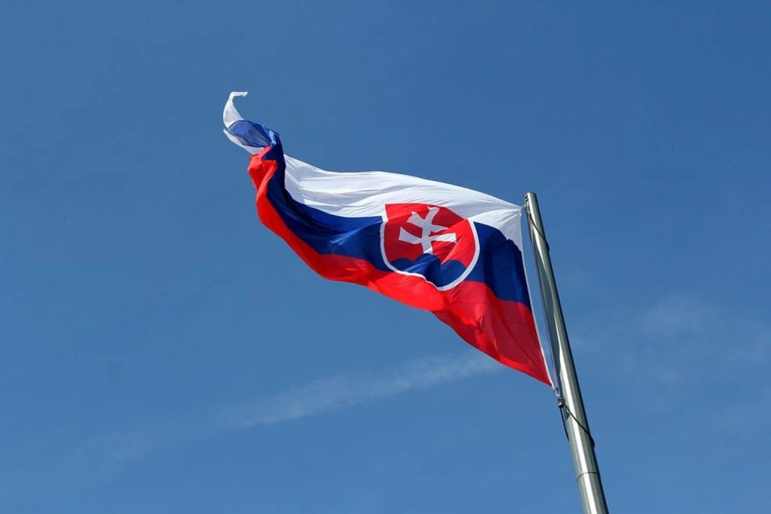 Slovakia resumed issuing tourist visas to Russians