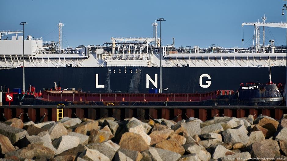Why Qatar's gas lifeline to Germany is at risk – DW – 08/01/2025