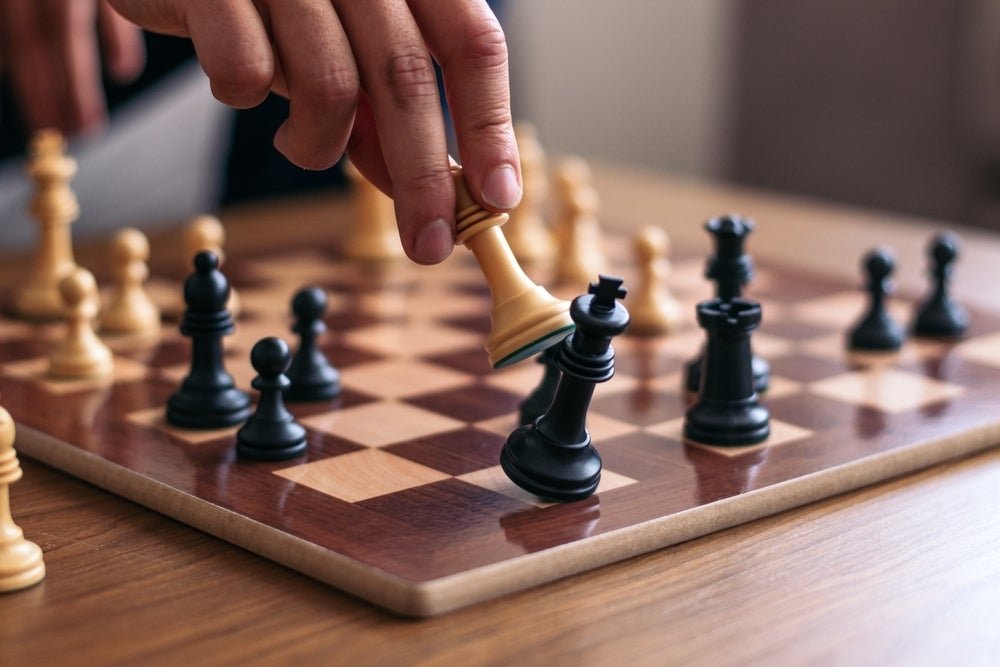 Peter Thiel's Brutal Chess Moves Convinced A Rival To Fund His First Startup—'So Ruthless, So Merciless' - PayPal Holdings (NASDAQ:PYPL)