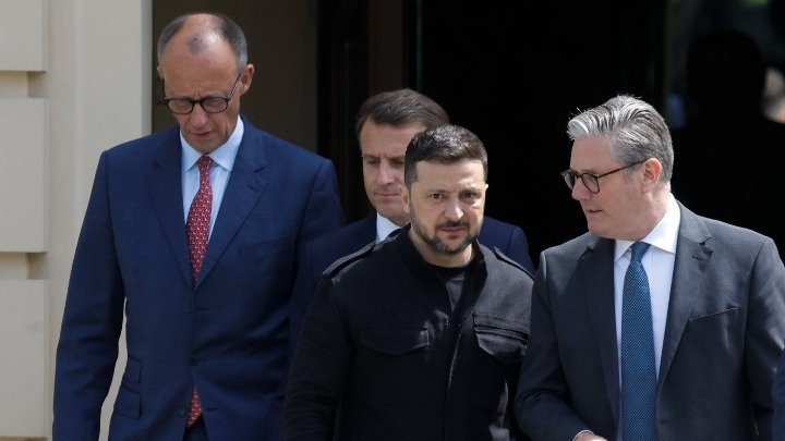 Zelensky and EU leaders seek security guarantees as Trump urges concessions
