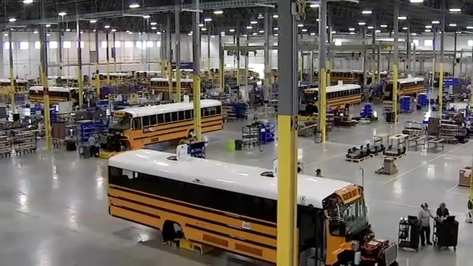 Lion Electric suspends operations at Channahon plant near Joliet; Electric bus maker announces hundred of layoffs