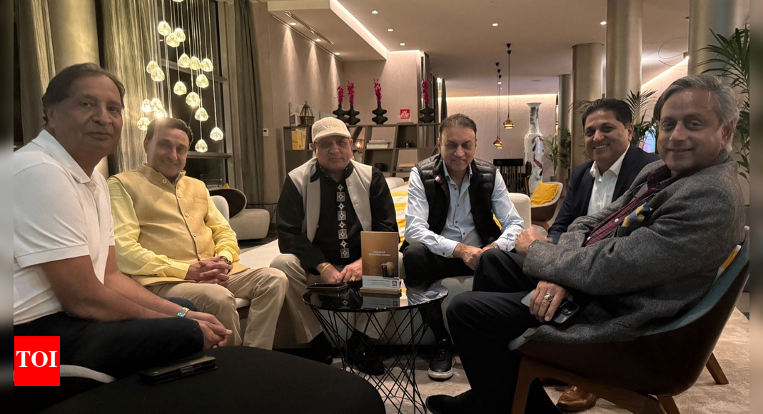 NRI's raise their concerns especially investment hurdles with Congress leader Shashi Tharoor in Germany | Bengaluru News