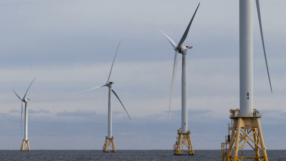 Ørsted sells shares at a deep discount as the firm urgently seeks capital