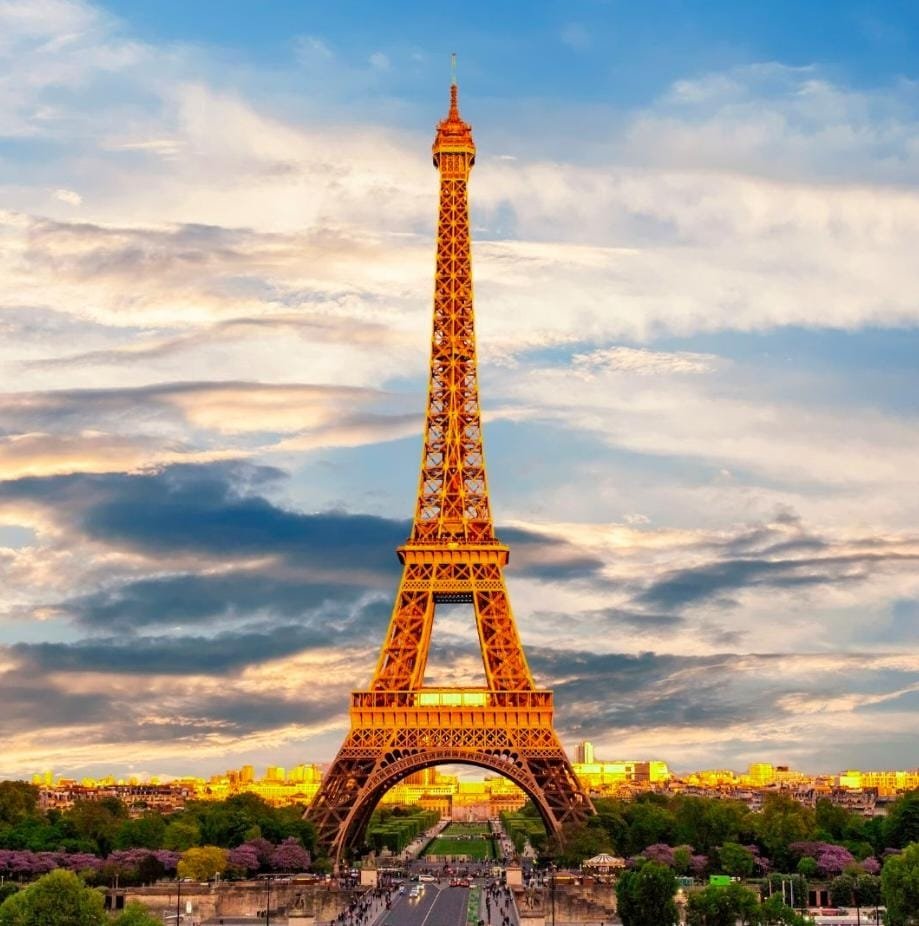 The Ultimate Guide to eSIM Technology: Seamless Connectivity Across Europe and the USA