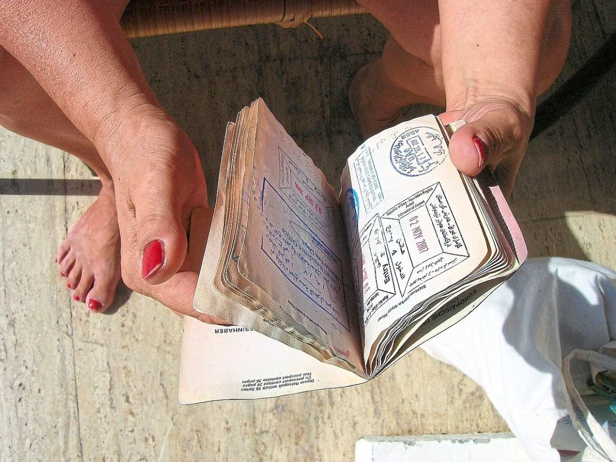 Most EU countries to phase out passport stamps from October